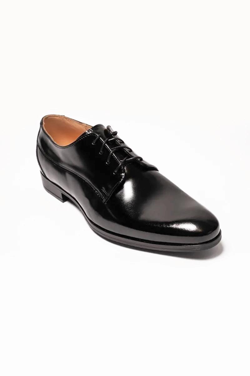 czarne buty męskie ze skóry, eleganckie buty na studniówkę, czarne buty do garnituru