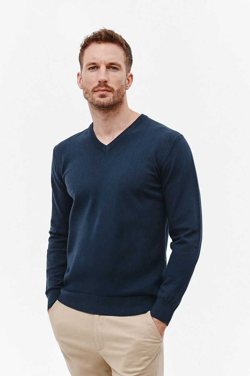 granatowy sweter v neck