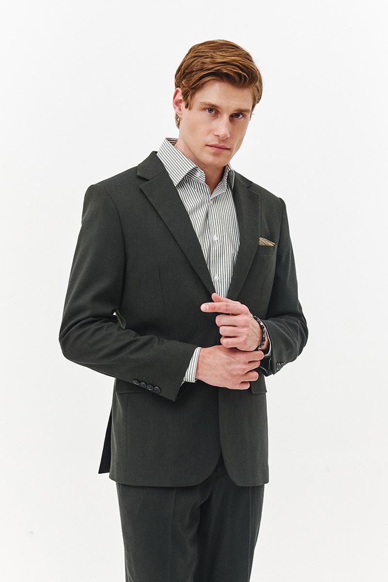marynarka w kolorze khaki