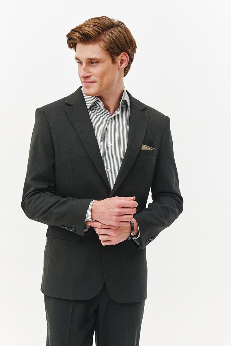 marynarka w kolorze khaki