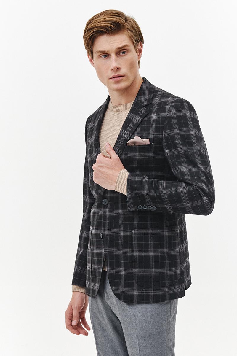 ciemnoszara marynarka męska w kratę