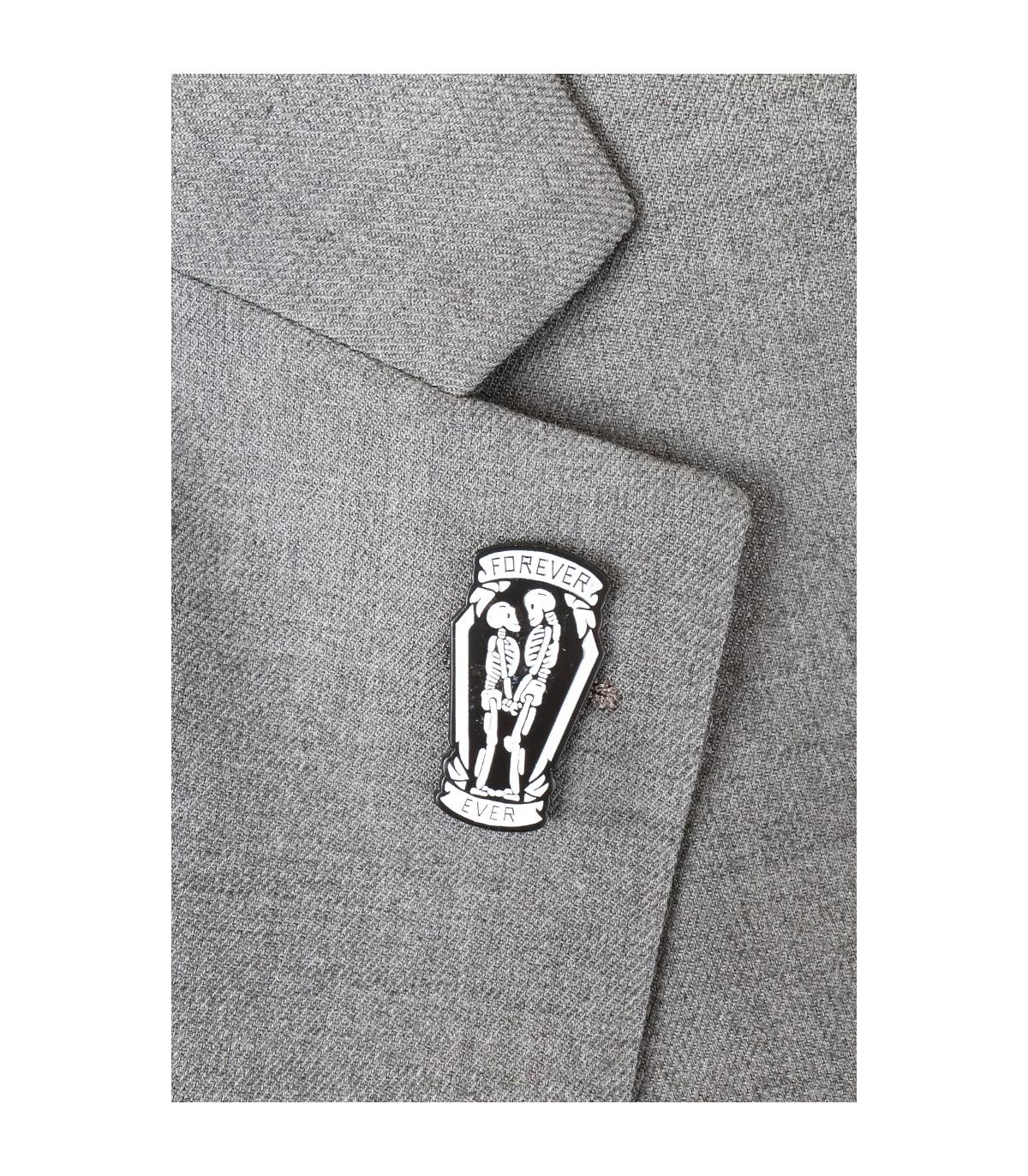 ozdobny pins do marynarki