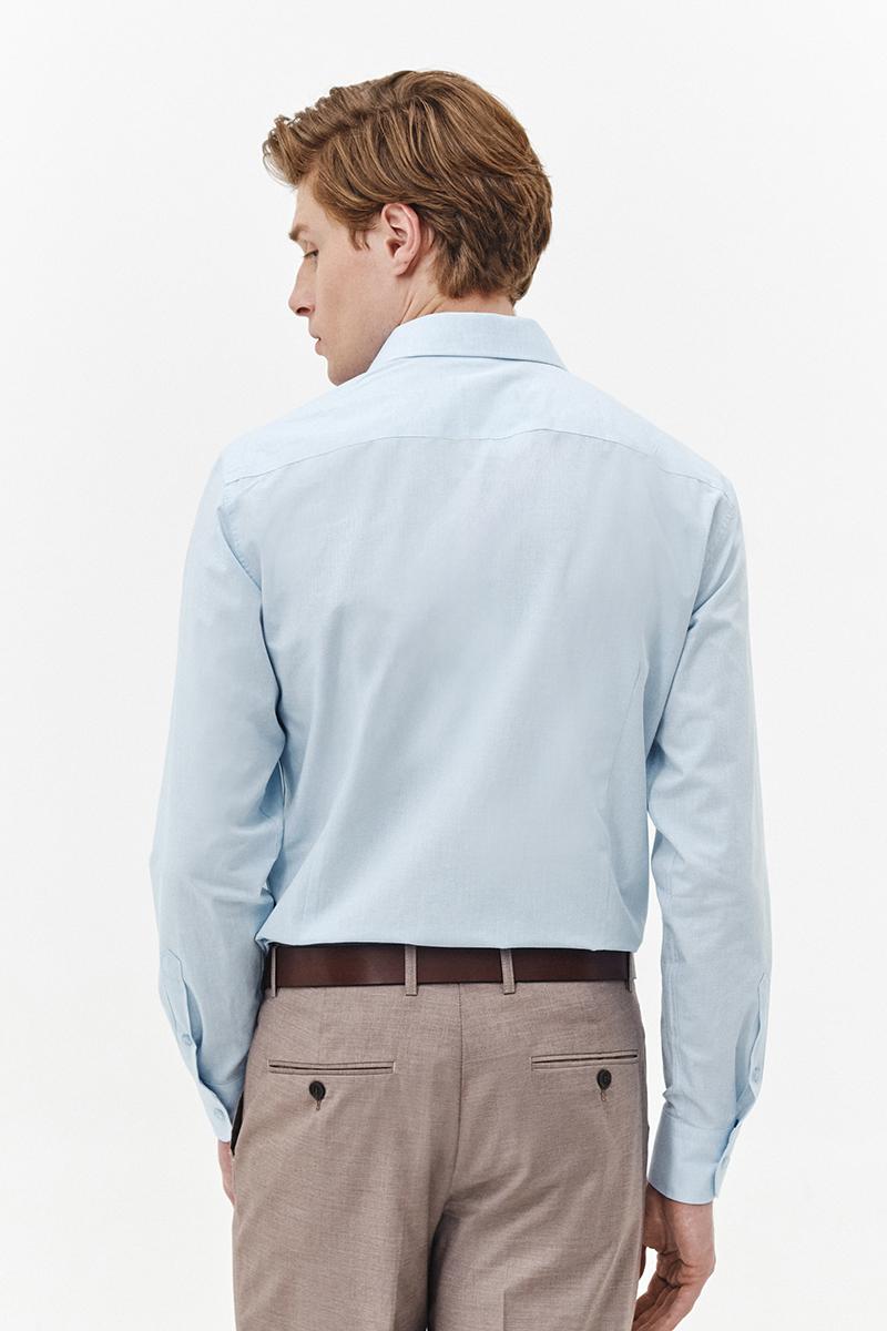 błękitna koszula męska