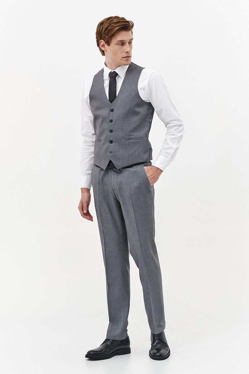 szara kamizelka jednorzędowa