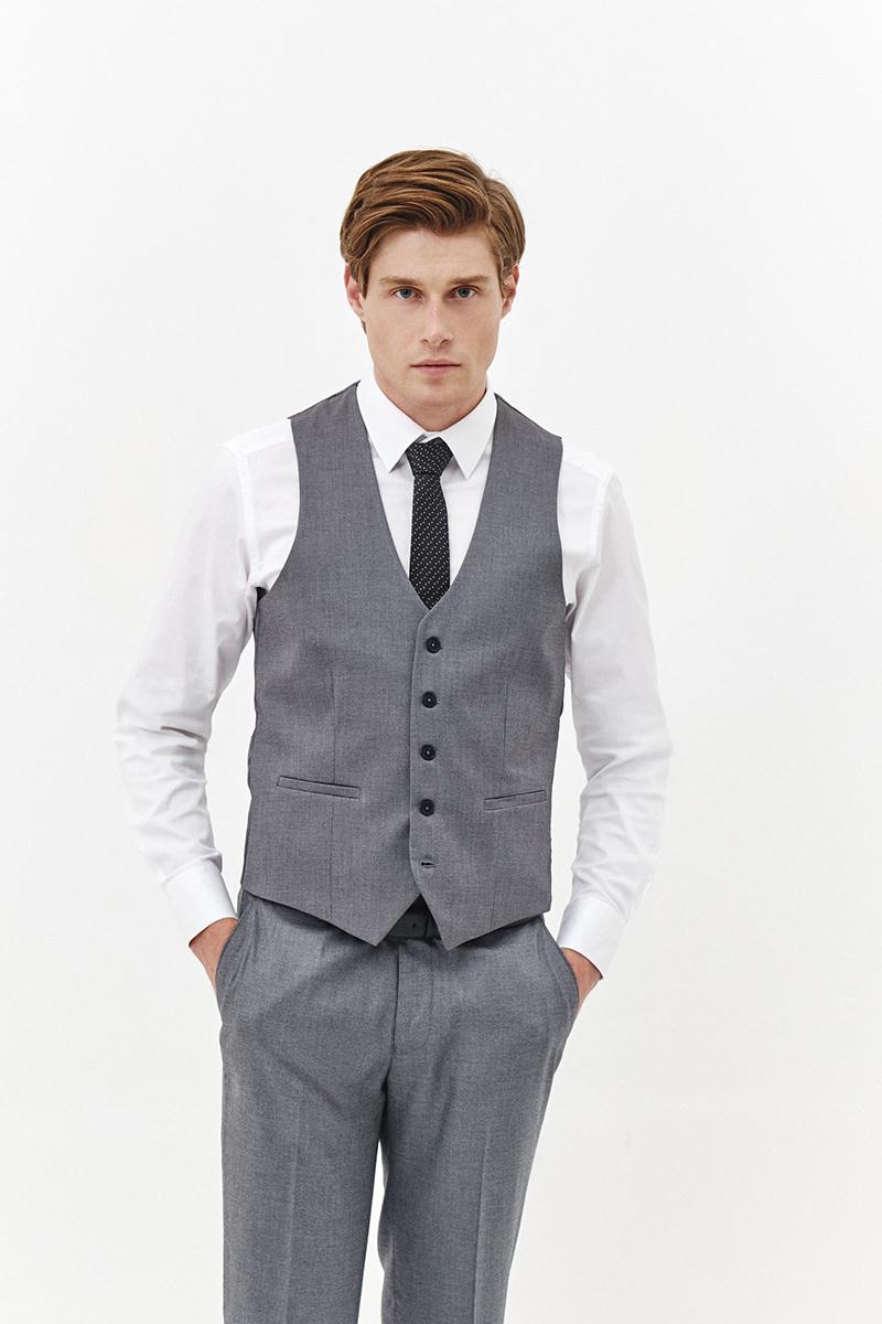 szara kamizelka jednorzędowa