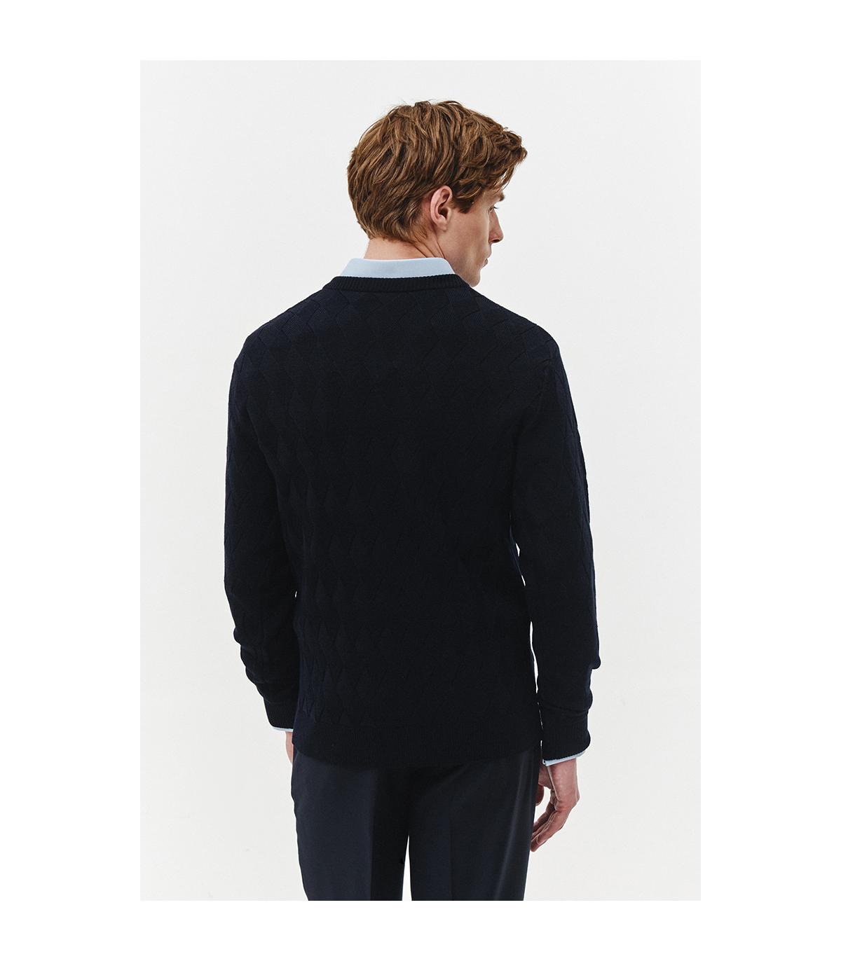 granatowy sweter z wełną merino