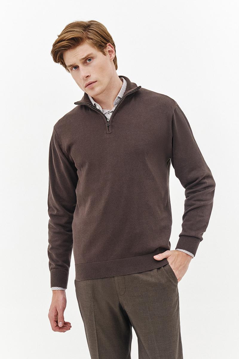 brązowy półgolf zapinany