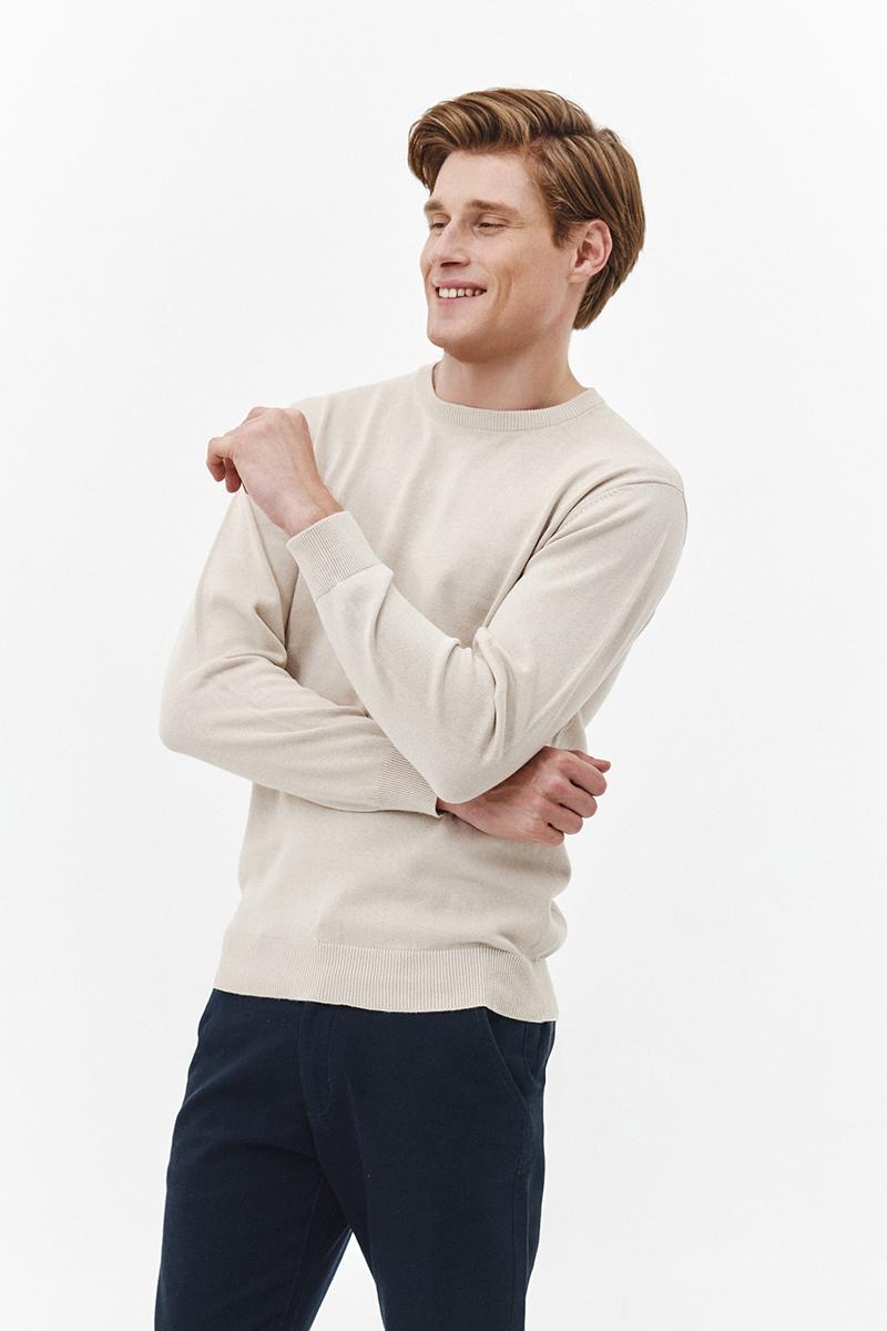 beżowy sweter męski
