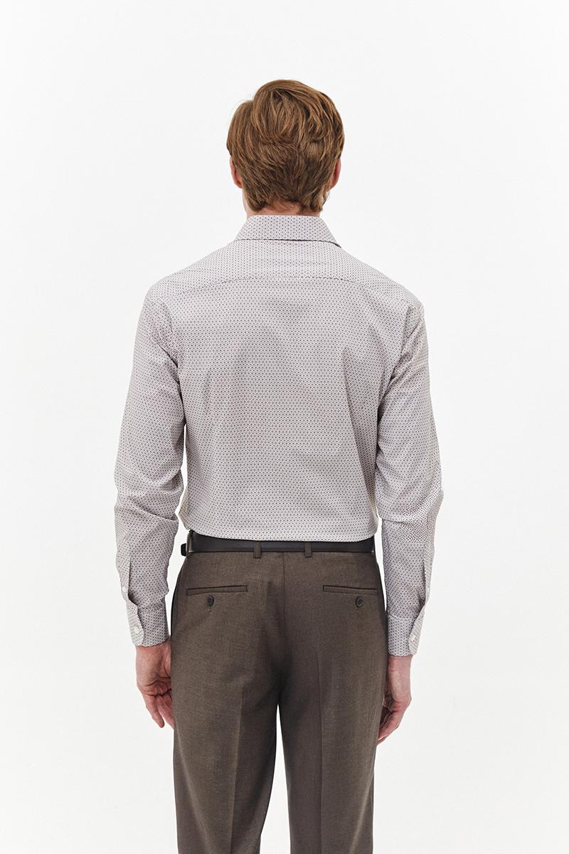 brązowa koszula z wzorem