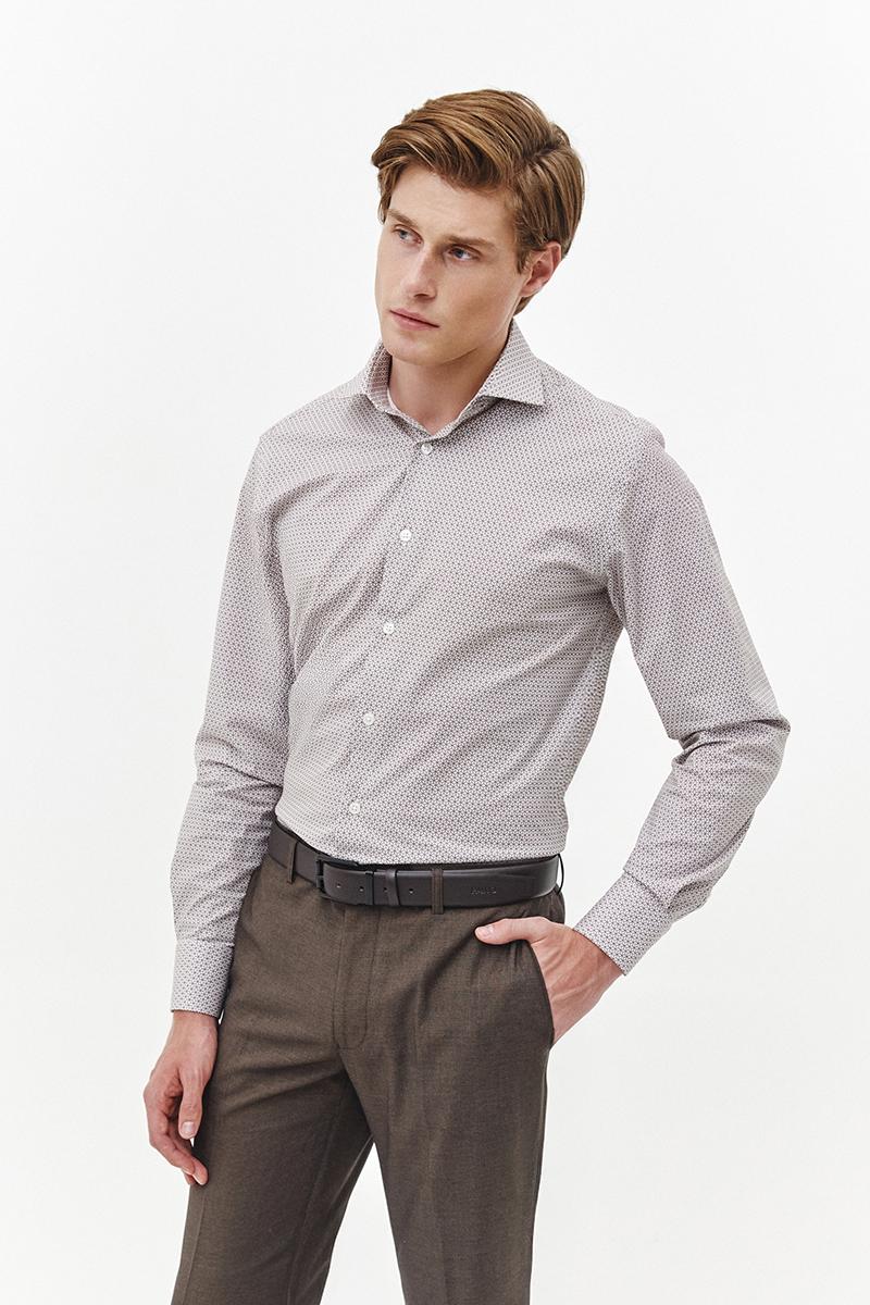 brązowa koszula z wzorem