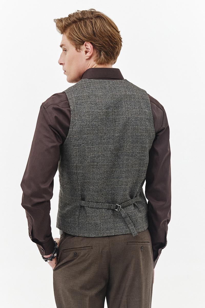 brązowa kamizelka męska