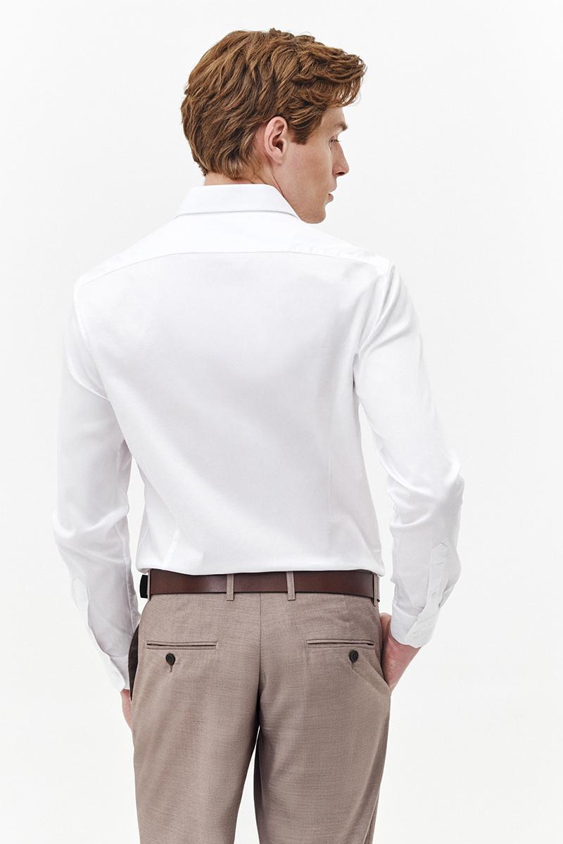 biała koszula męska