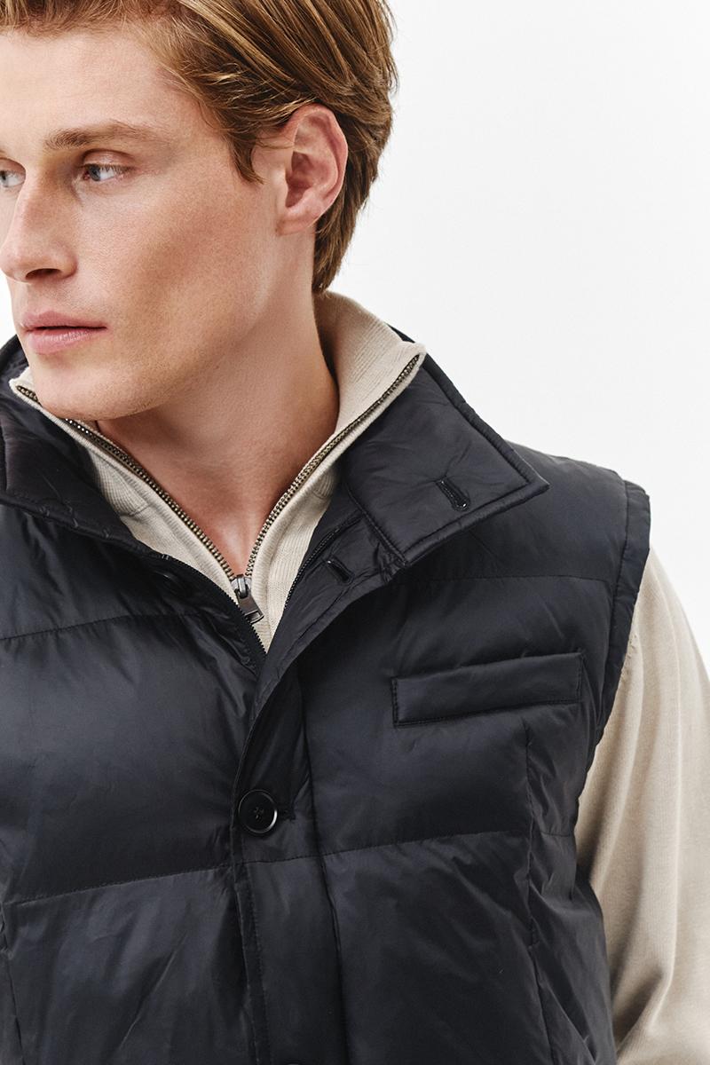 czarna kamizelka pikowana