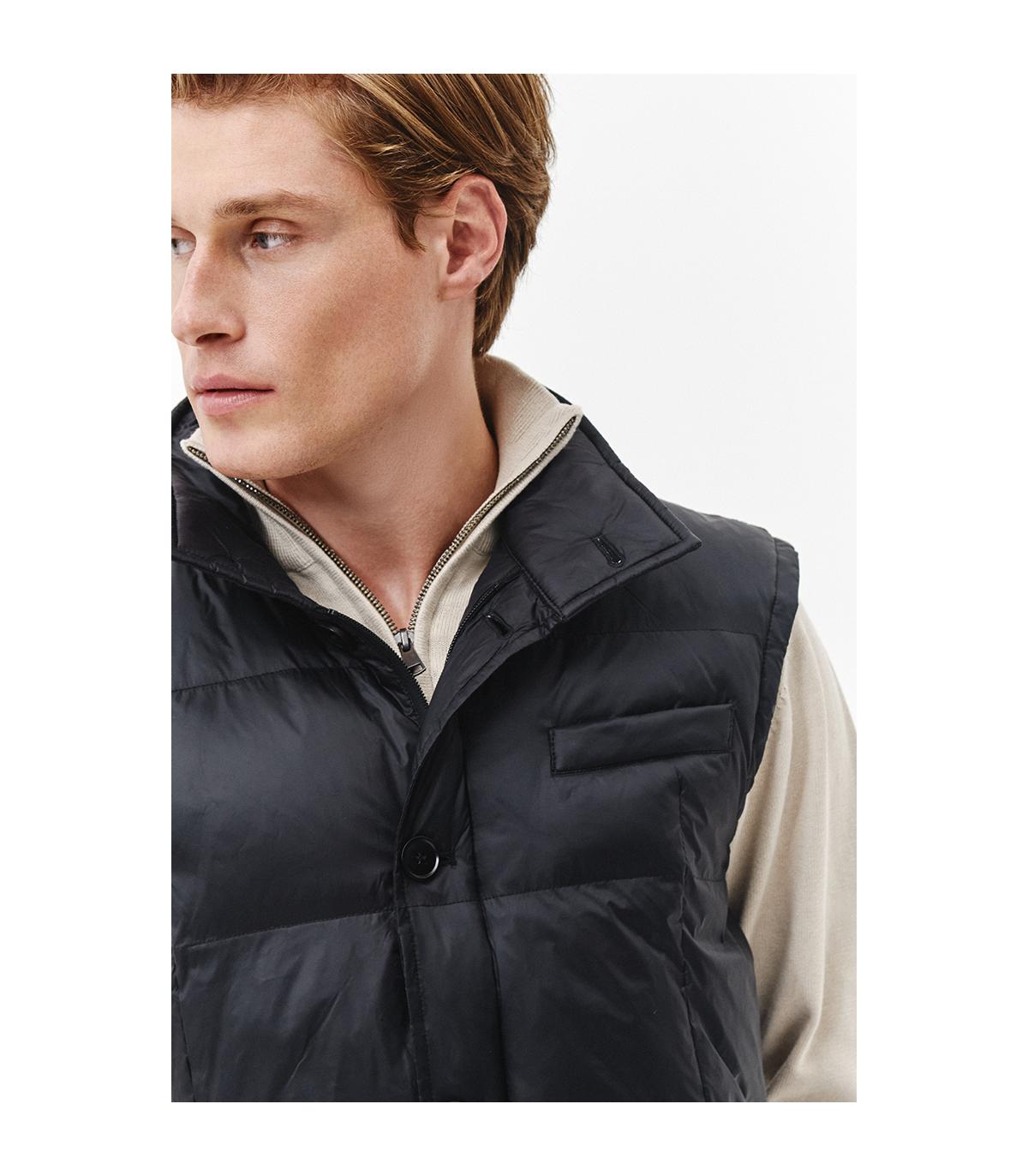 czarna kamizelka pikowana