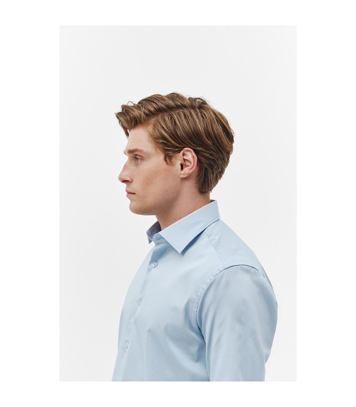 błękitna koszula na spinki