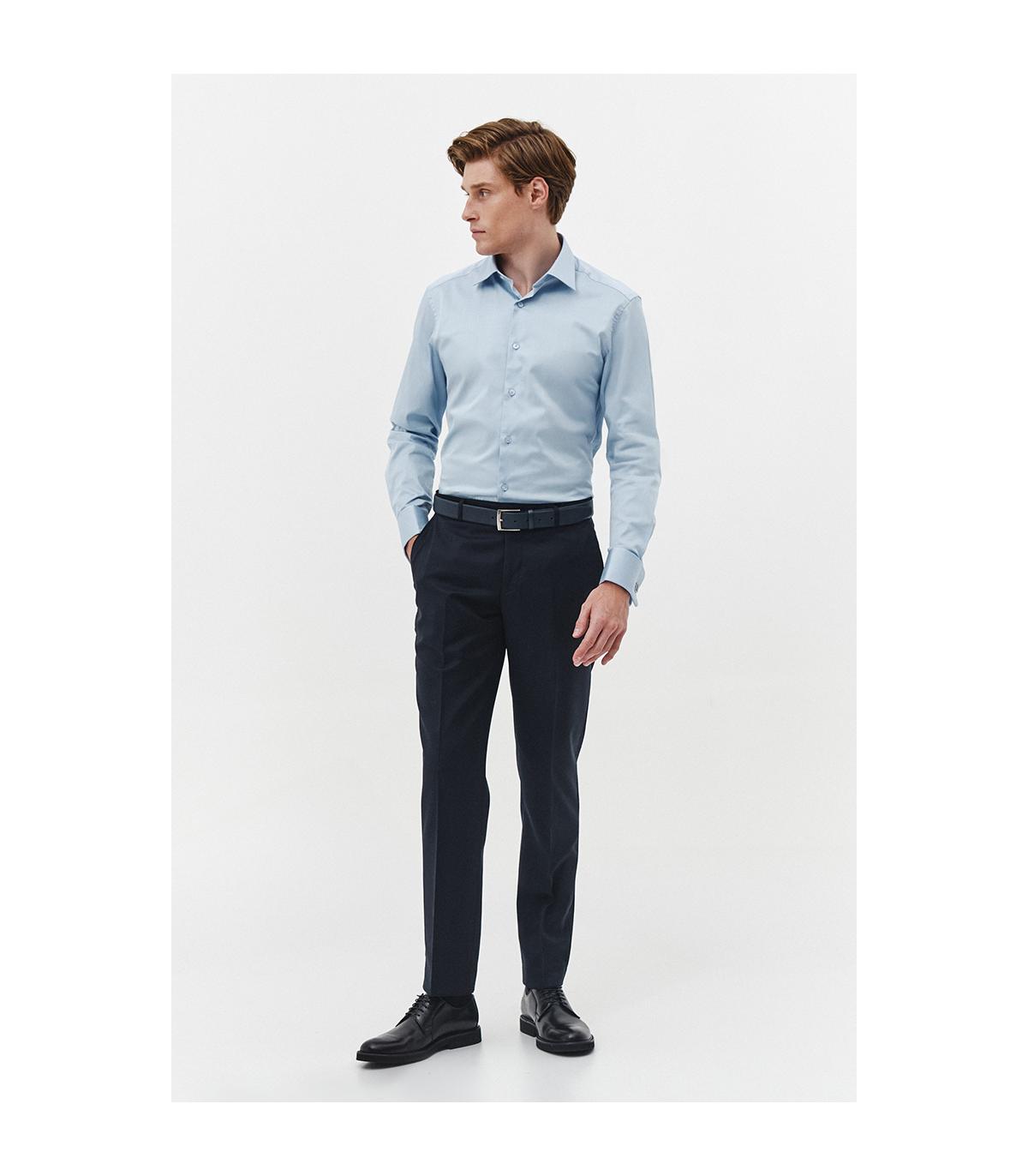 błękitna koszula na spinki