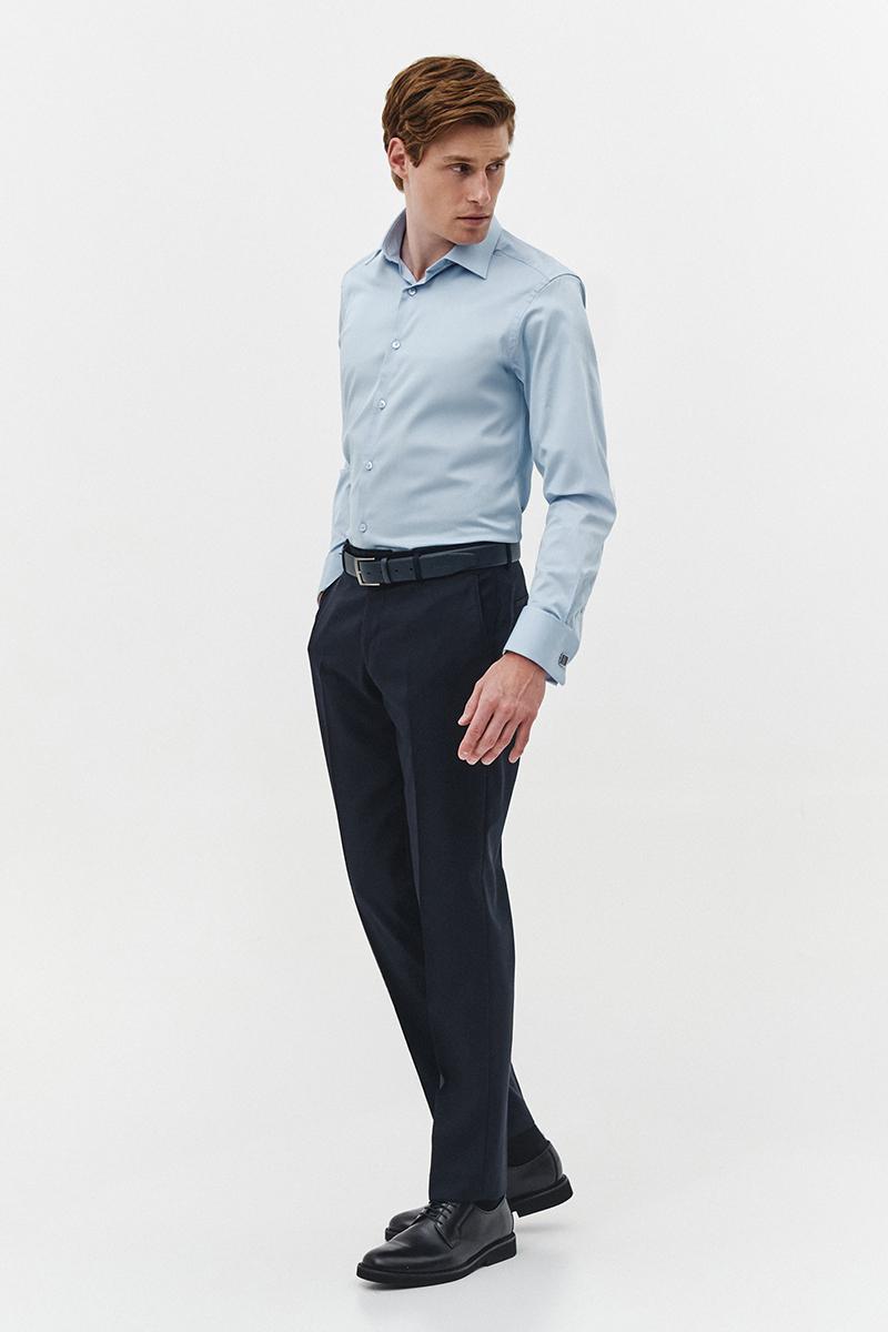 błękitna koszula na spinki