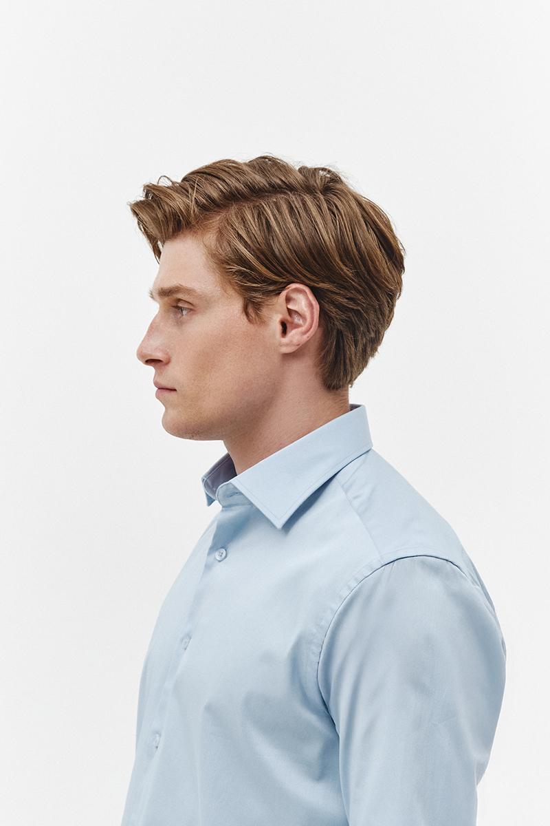 błękitna koszula na spinki