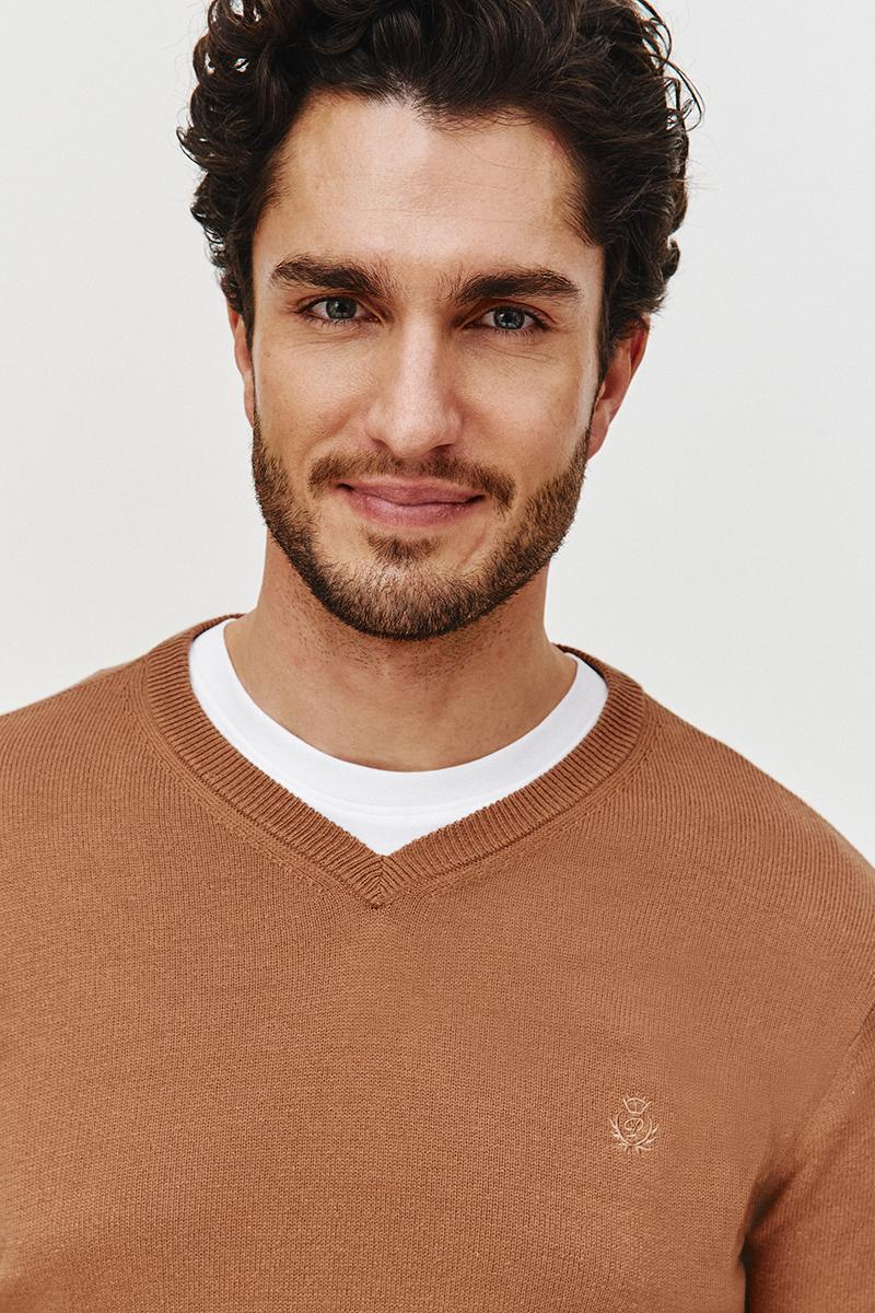 SWETER V NECK ROST BEŻOWY