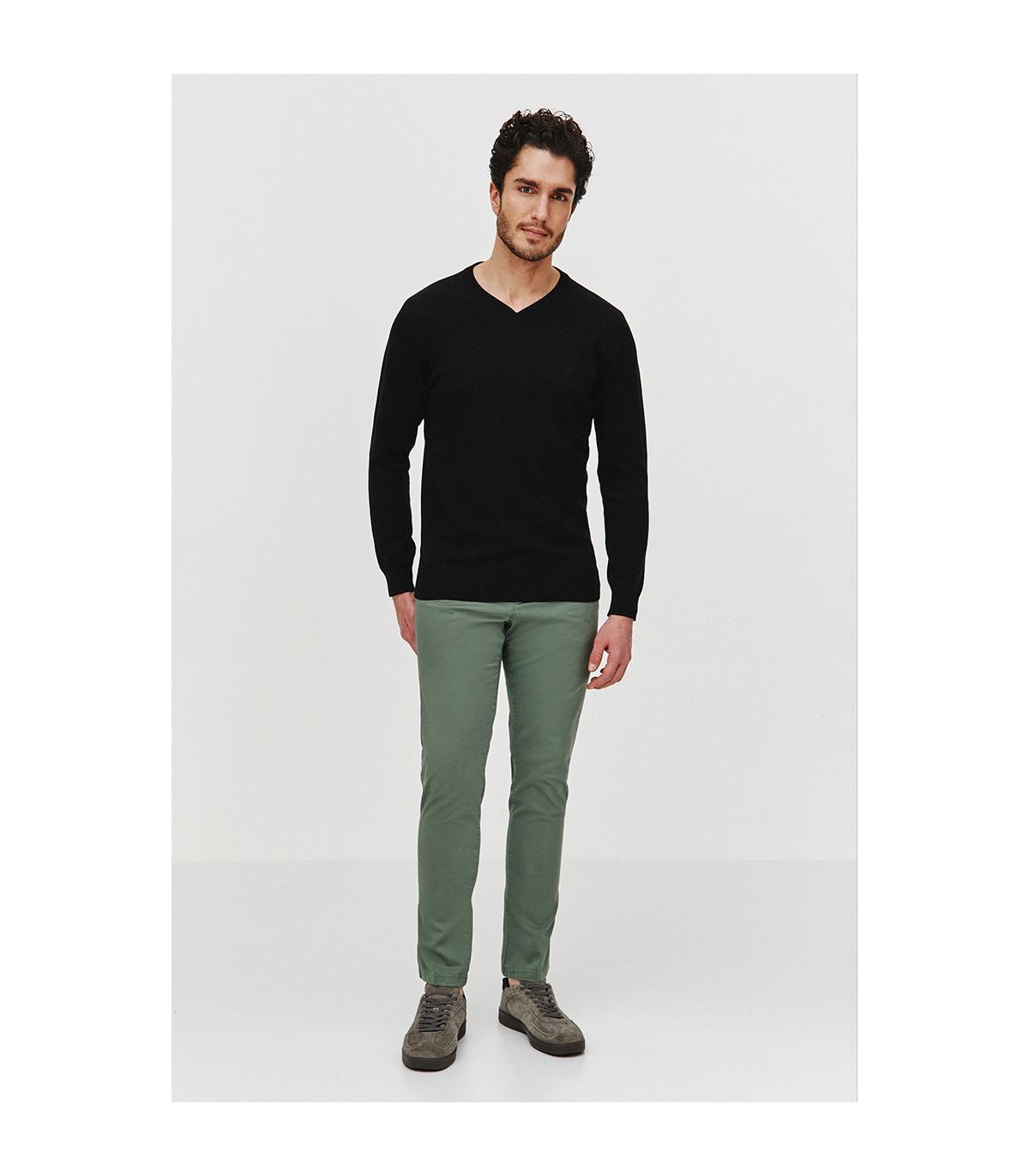 SWETER V NECK ROST CZARNY