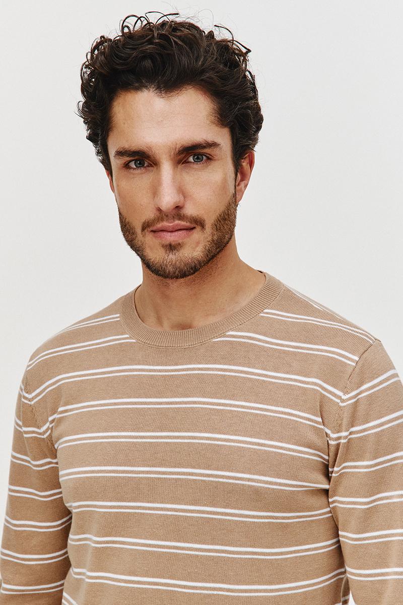 SWETER STOR BEŻOWY W BIAŁE PASKI