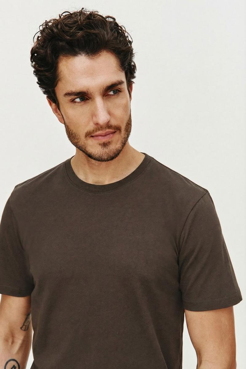 BRĄZOWY T-SHIRT MĘSKI ADO