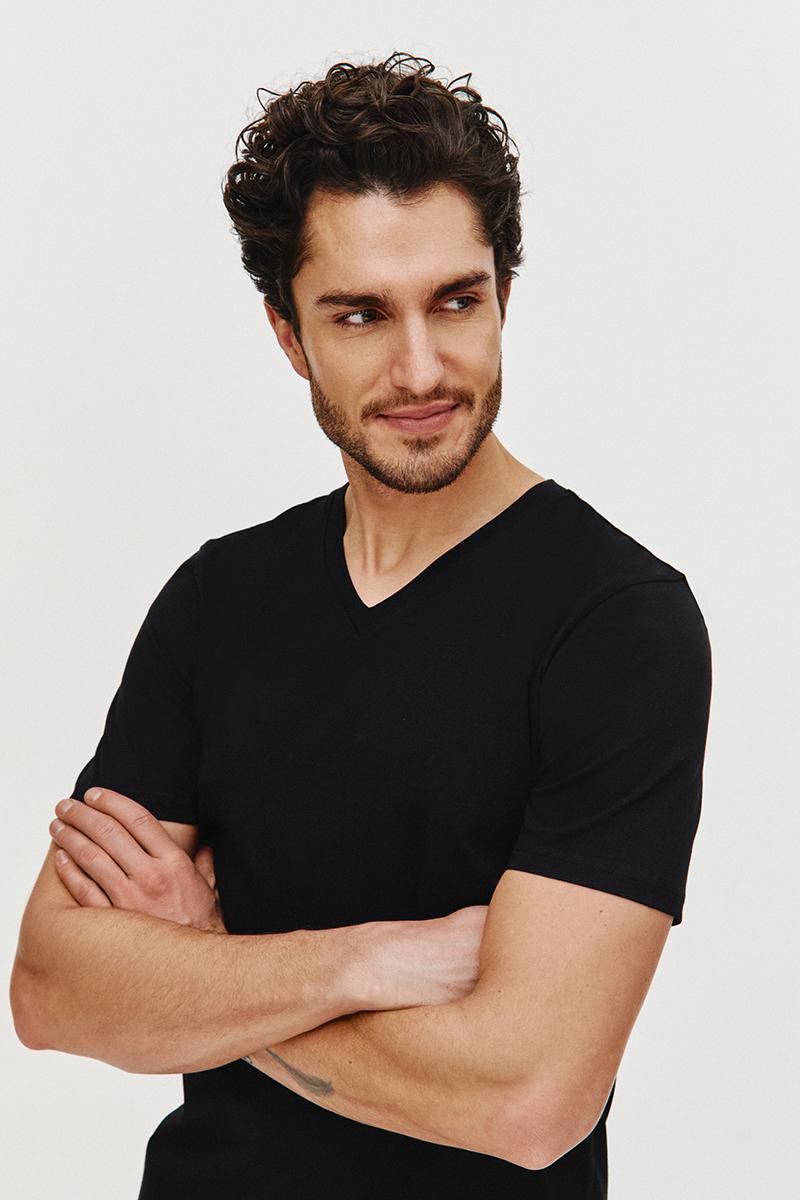 CZARNY T-SHIRT MĘSKI BASIC V-NECK